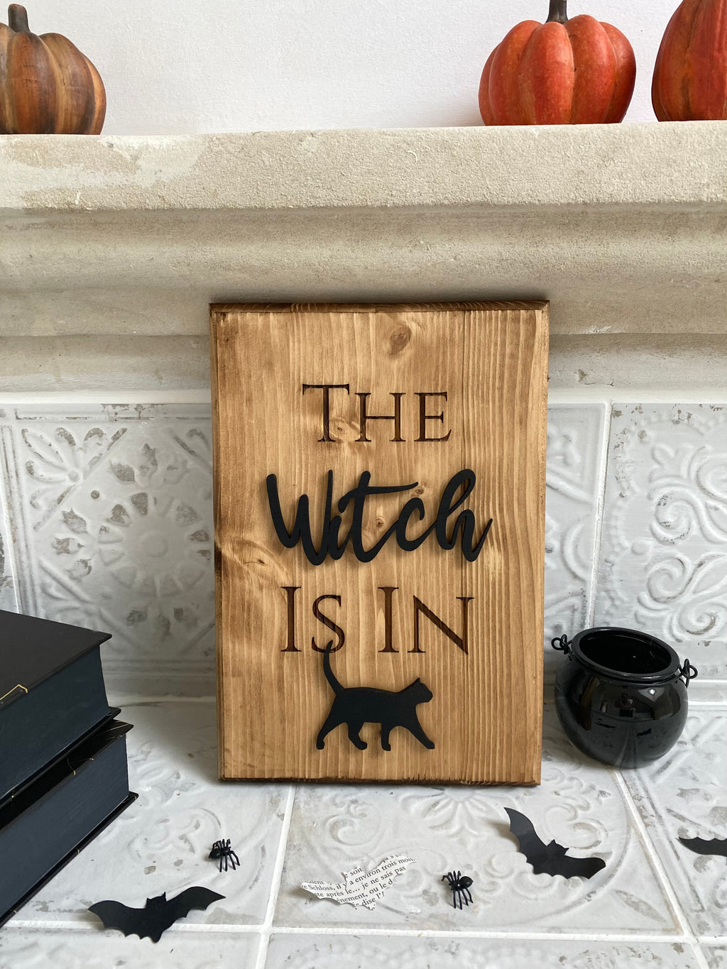 Panneau décoratif en bois « The Witch Is In »