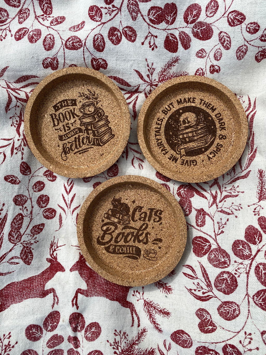 Repose-tasses en liège gravé – Bookish Edition