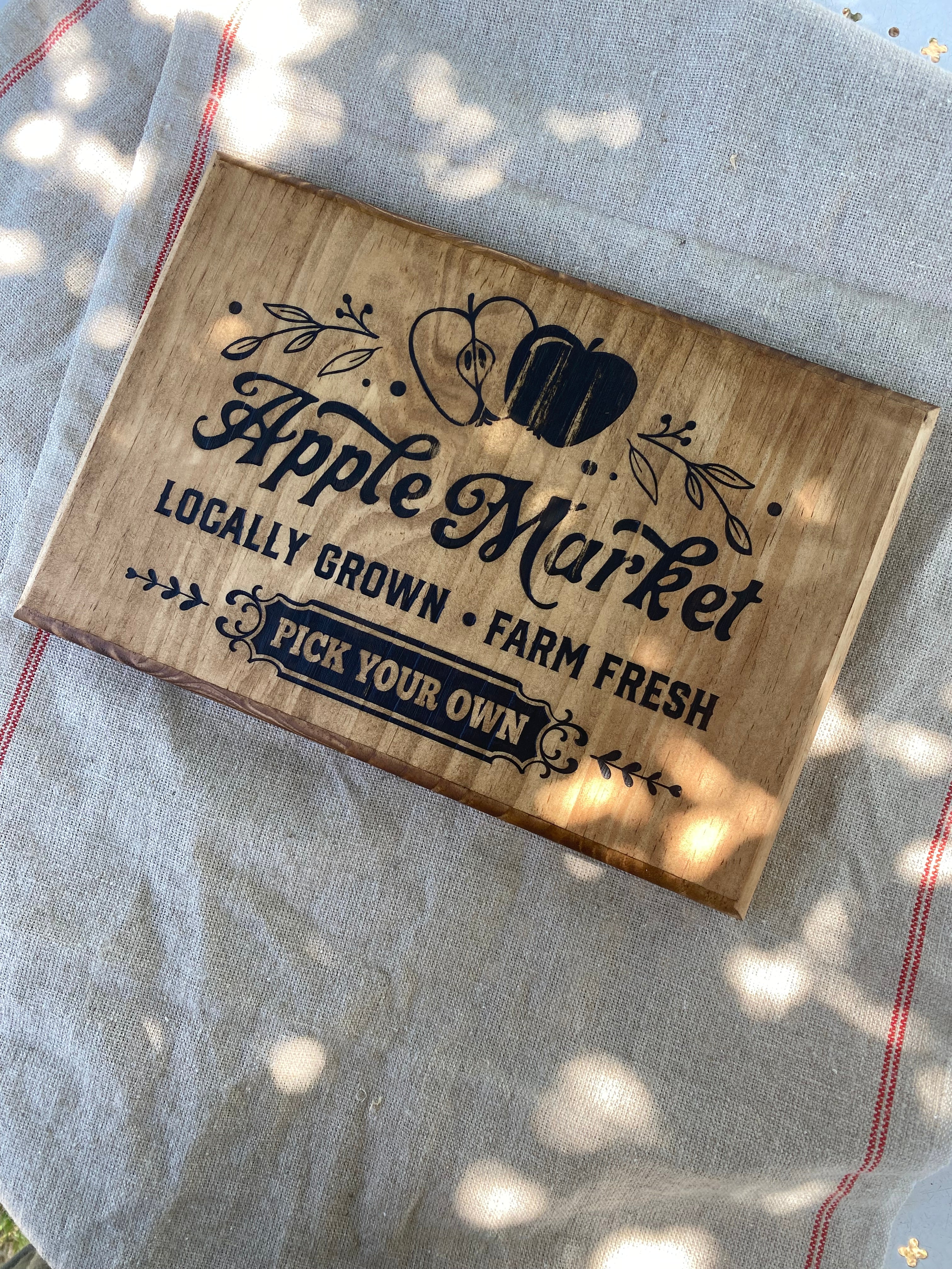 Panneau décoratif en bois « Apple Market »