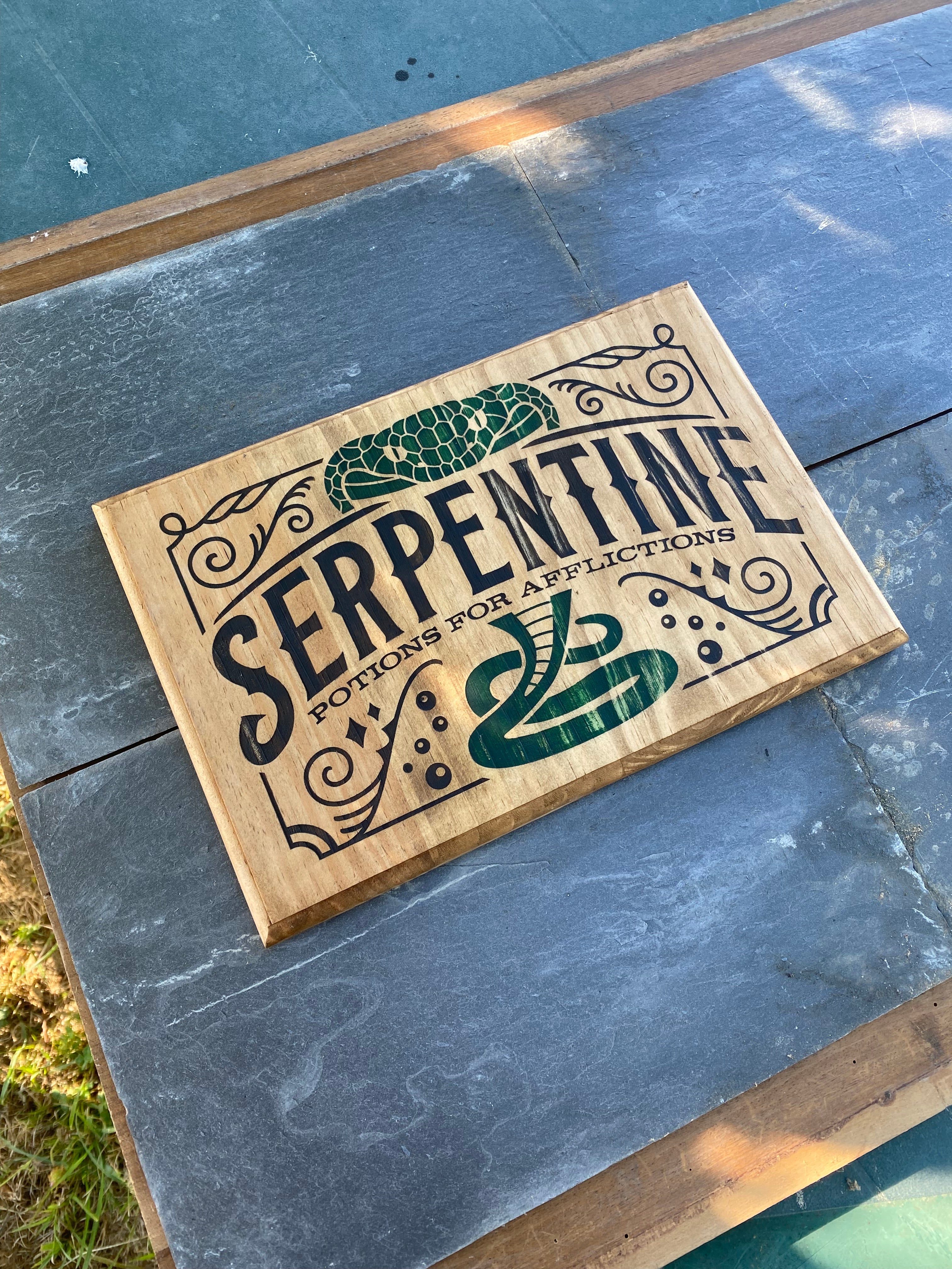Panneau décoratif en bois « Serpentine »