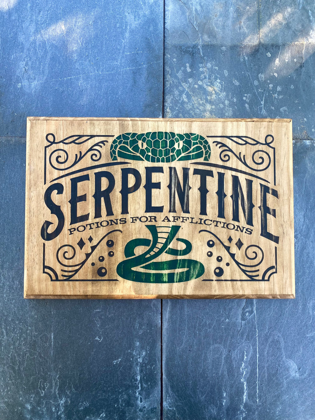 Panneau décoratif en bois « Serpentine »