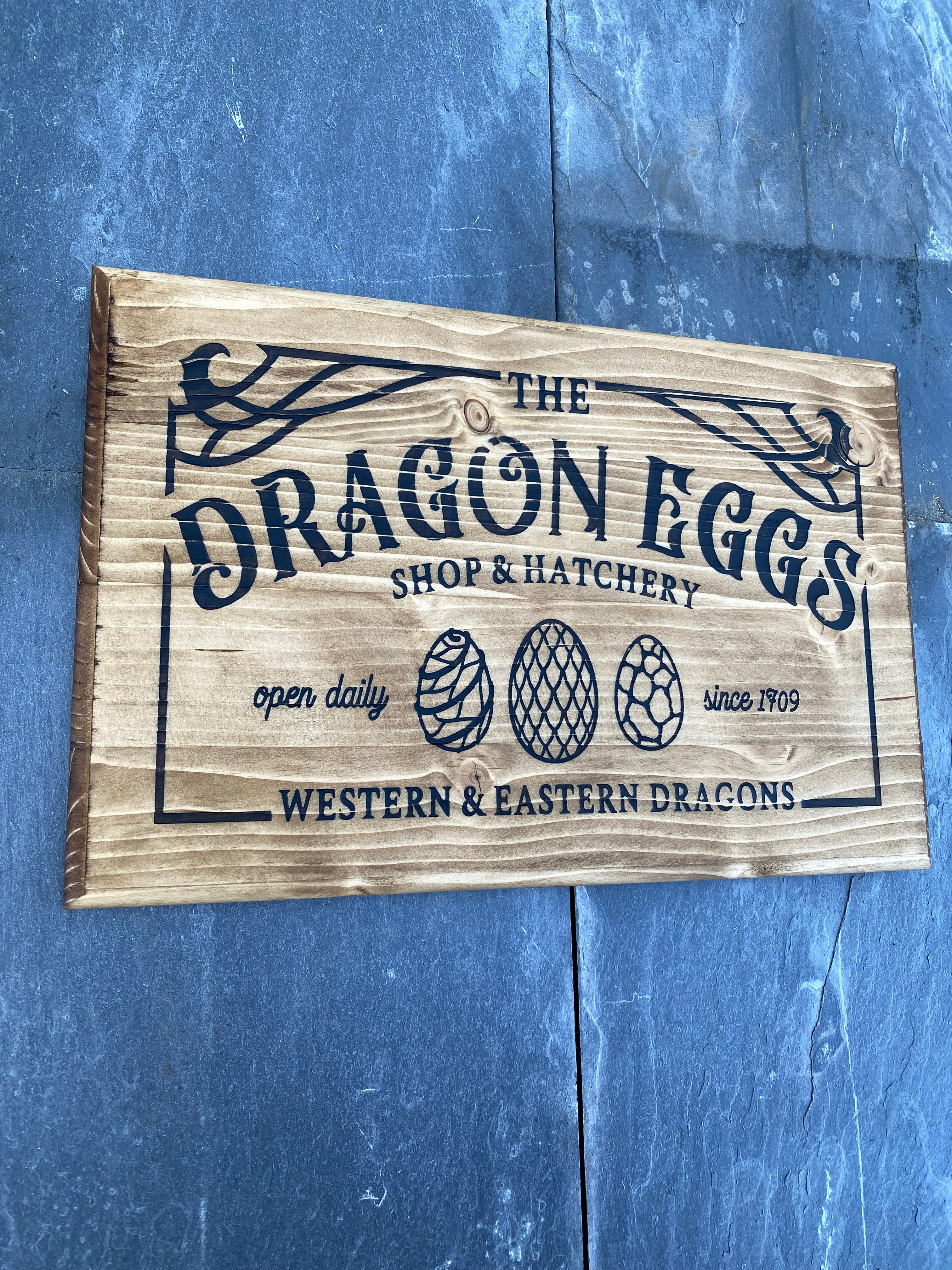 Panneau décoratif en bois « Dragon Eggs »