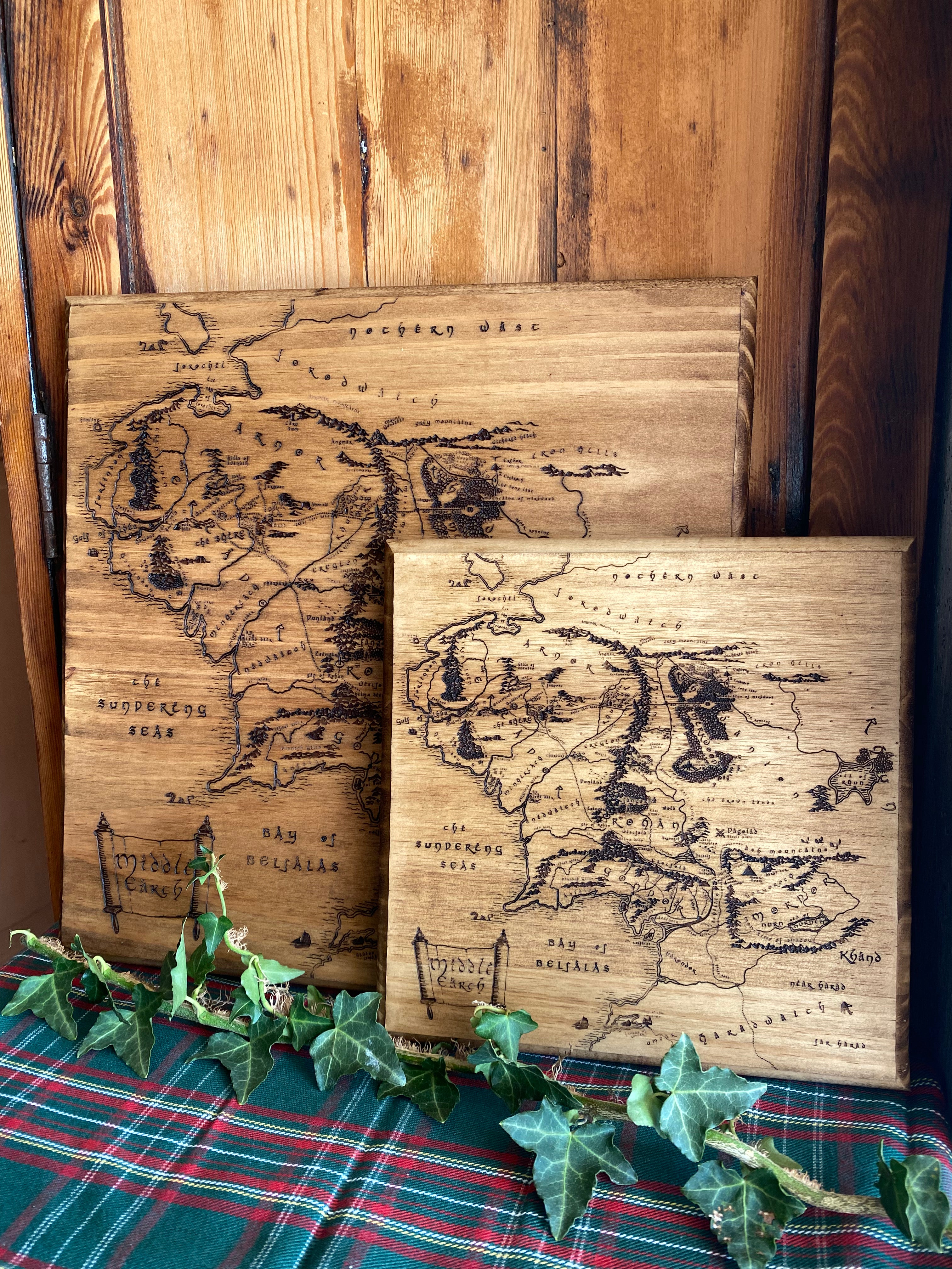 Carte de la Terre du Milieu en bois