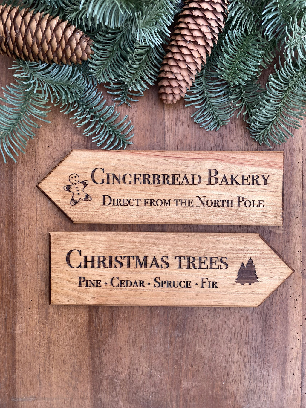 Panneaux directionnels en bois – esprit de Noël