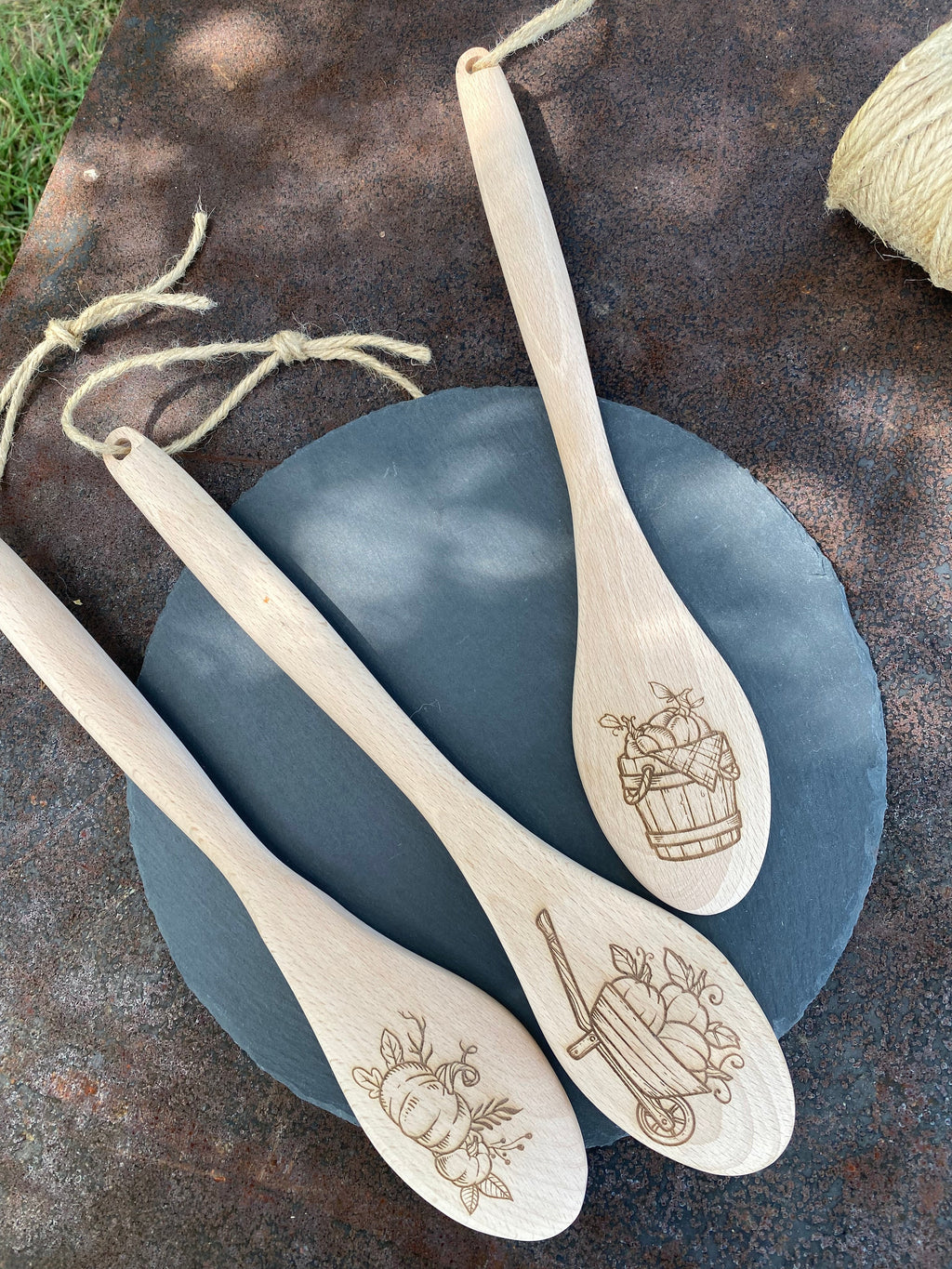 Cuillères de cuisine en bois gravées – Motifs Citrouilles