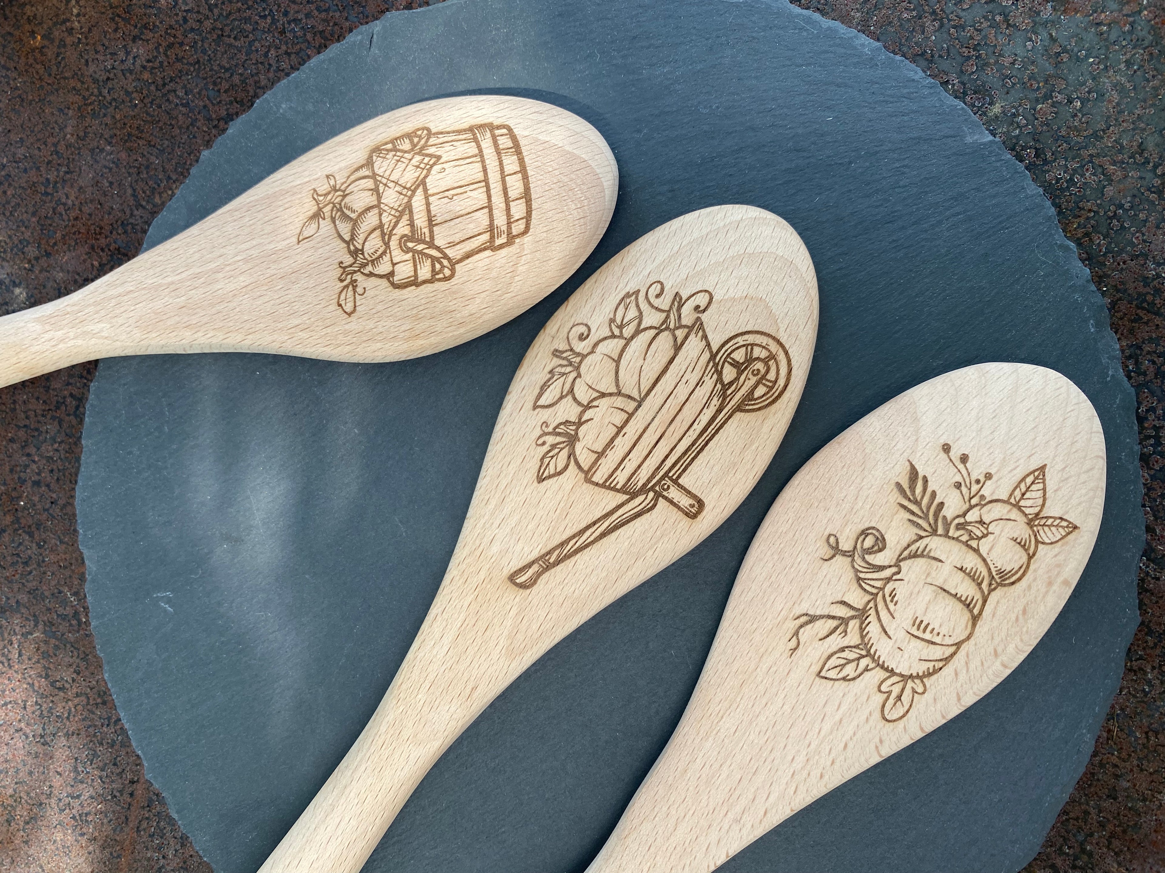 Cuillères de cuisine en bois gravées – Motifs Citrouilles