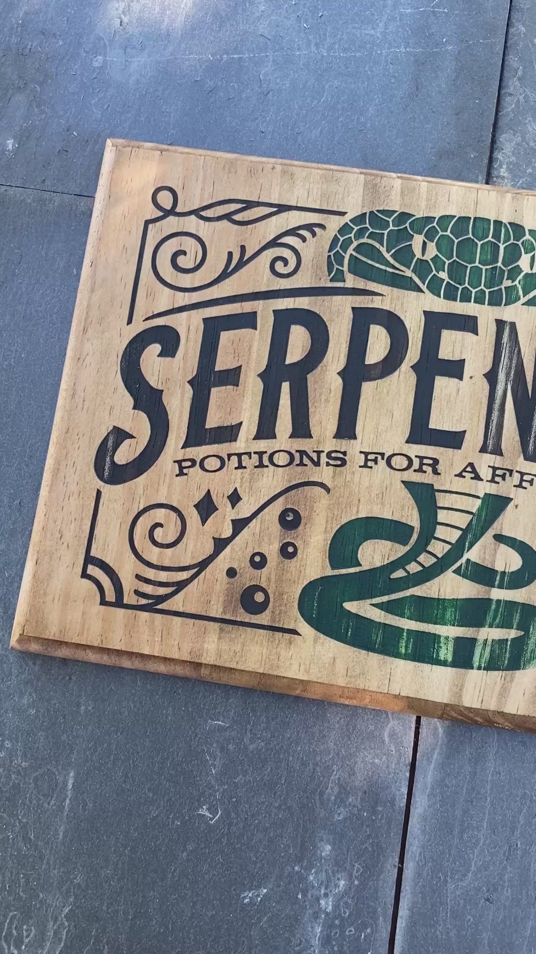 Panneau décoratif en bois « Serpentine »