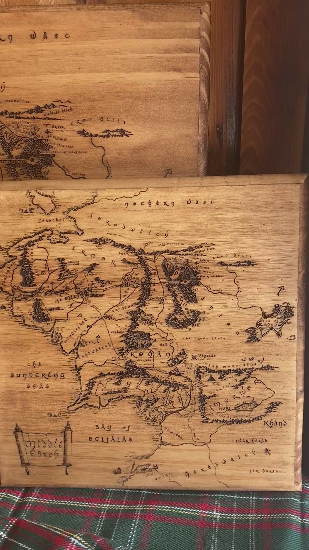 Carte de la Terre du Milieu en bois