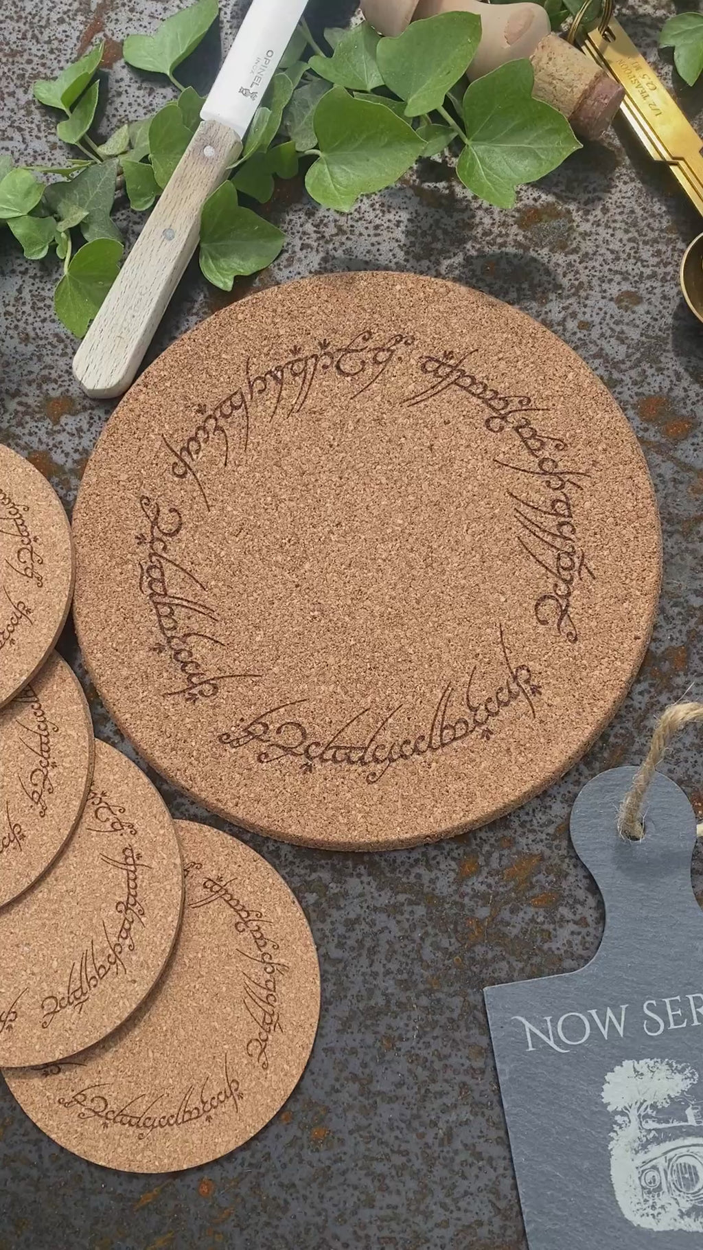 Sous-verres et dessous de plat en liège gravé – Inscription légendaire